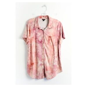 Torrid pink tie-dye button-down shirt shortsleeve Coachella festival plus size 1